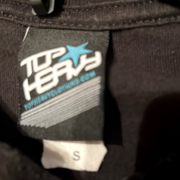 Boy’s Long Sleeve Tshirt, size Small, Black, City Scape & Electric Guitars - Picture 4 of 4